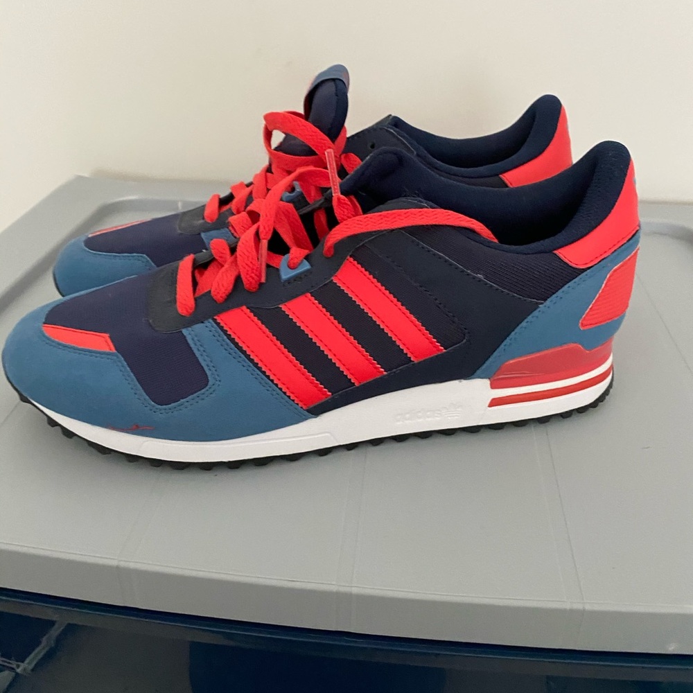 Adidas shoes size 11 1/2